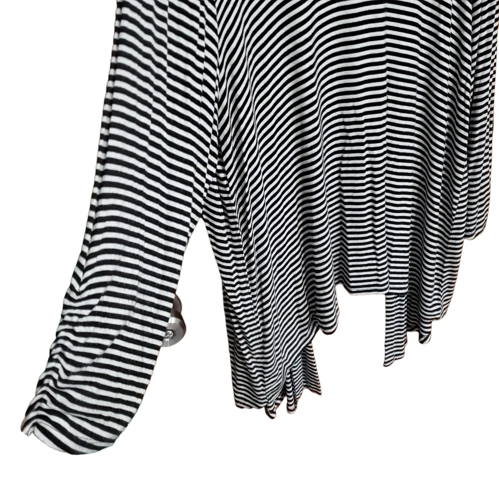 Torrid B&W rouched sleeve cardigan - Picture 11 of 14